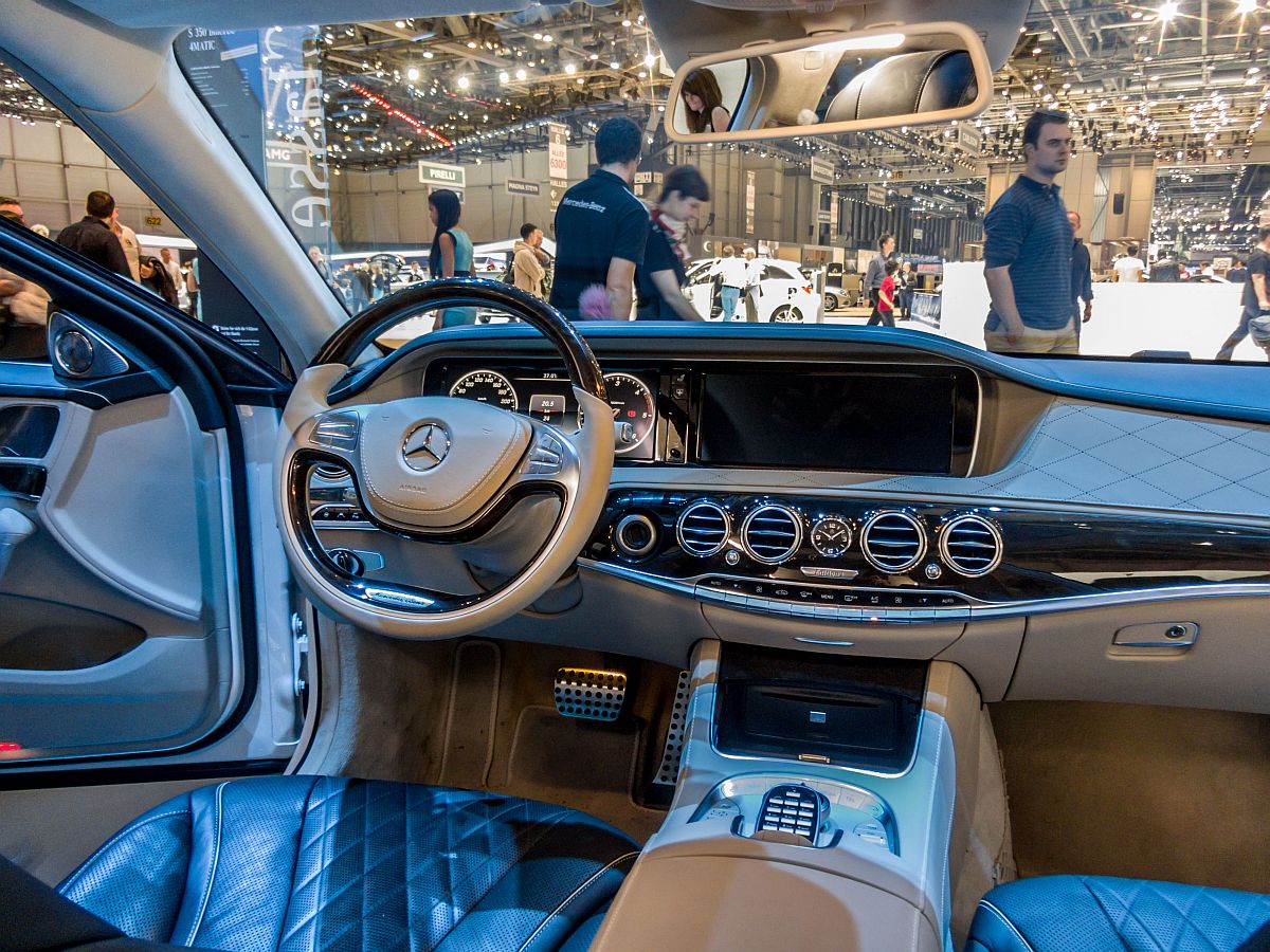 Interieur des Mercedes-Benz S-Klasse. Aufnahme: Autosalon Genf 2014