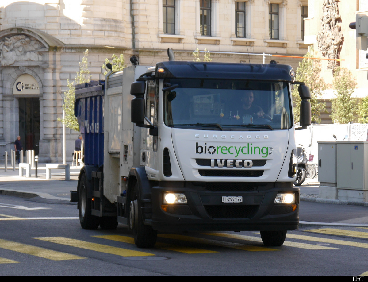 Iveco Eurocarco Müllwagen unterwegs in der Stadt Lugano am 2020.07.17