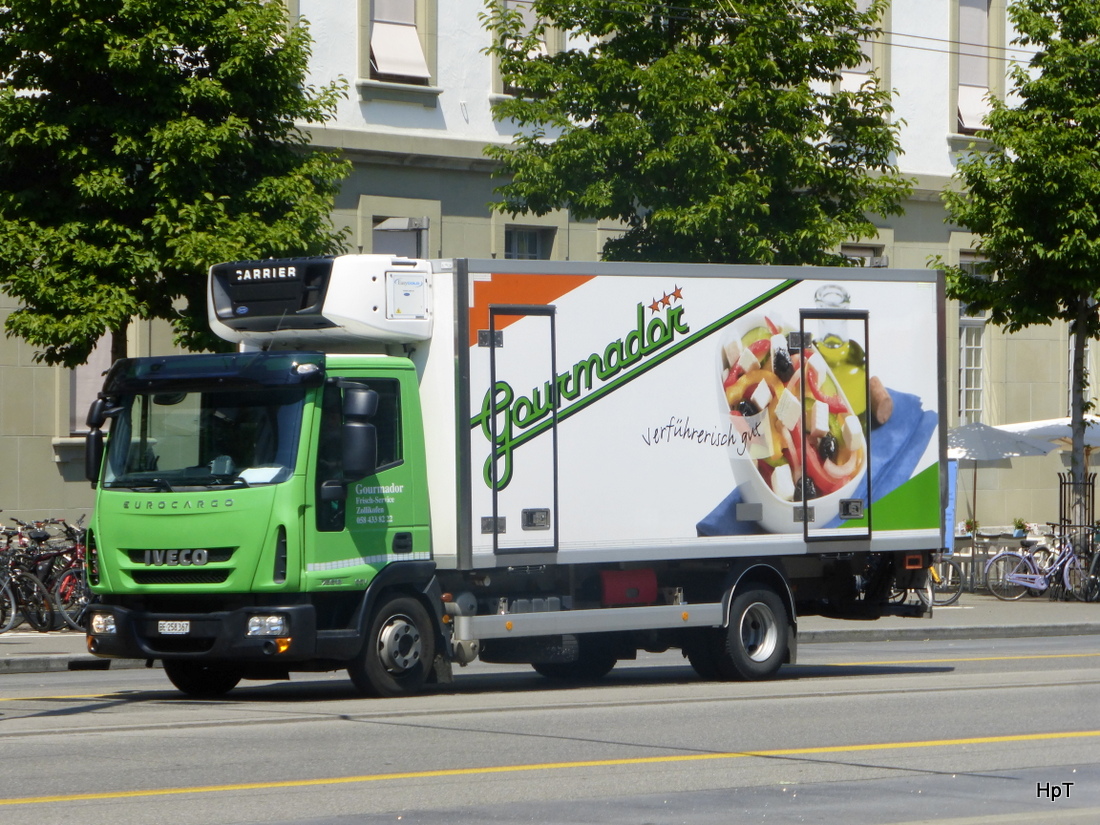 IVECO Kühllaster unterwegs in der Stadt Bern am 06.06.2015