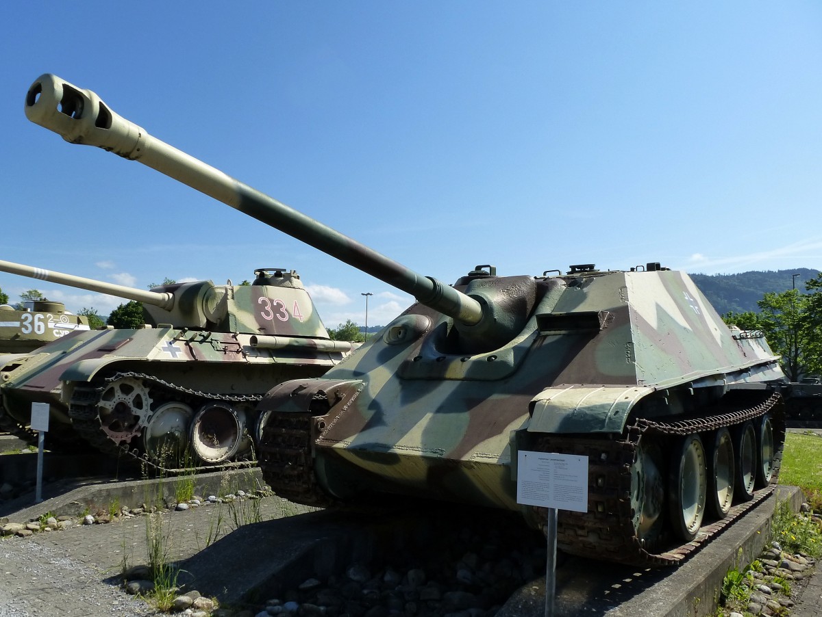 Jagdpanzer  Jagdpanther , im Deutschen Reich wurden von 1944-45 382 Stck gebaut, 8,8cm Pak, 700PS, Vmax.46Km/h, Panzermuseum Thun, Mai 2015