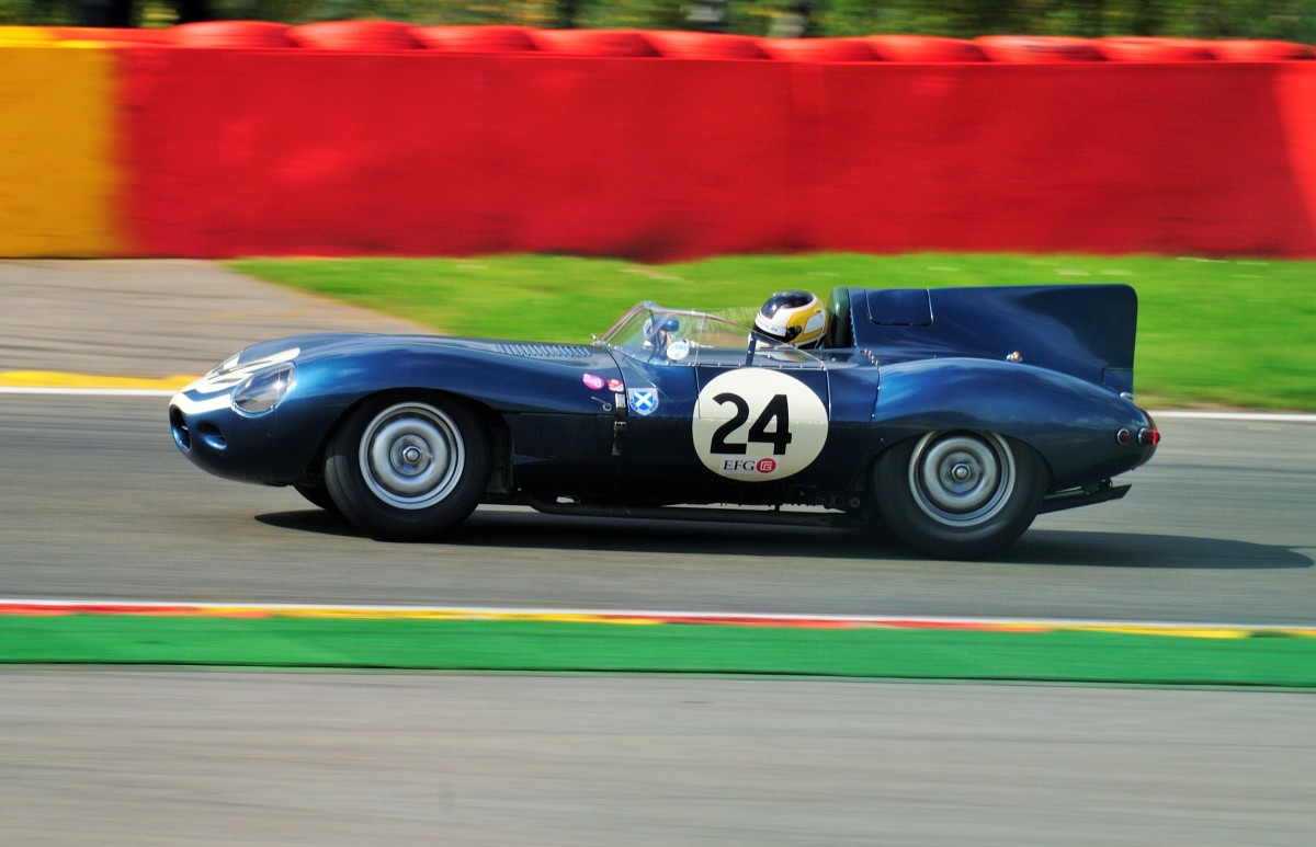 Jaguar D-Type bei der Woodcote Trophy & Stirling Moss Trophy, am 20.Sep.2014 in Spa Francorchamps. 1955, 1956 und 1957 Gesamtsieger der 24 Stunden von Le Mans.