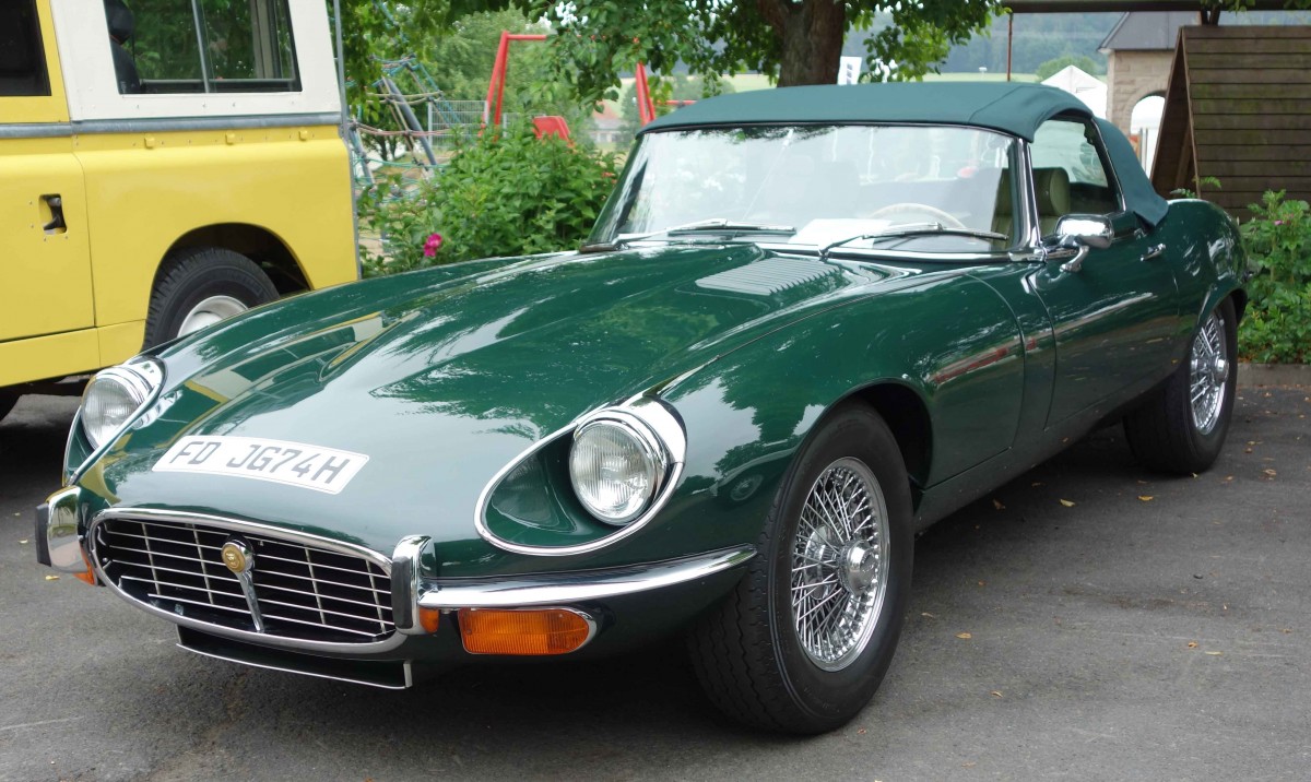 Jaguar E, ausgestellt anl. der Jubiläumsfeier  850 Jahre Wiesen  in Hofbieber-Wiesen im Juni 2015