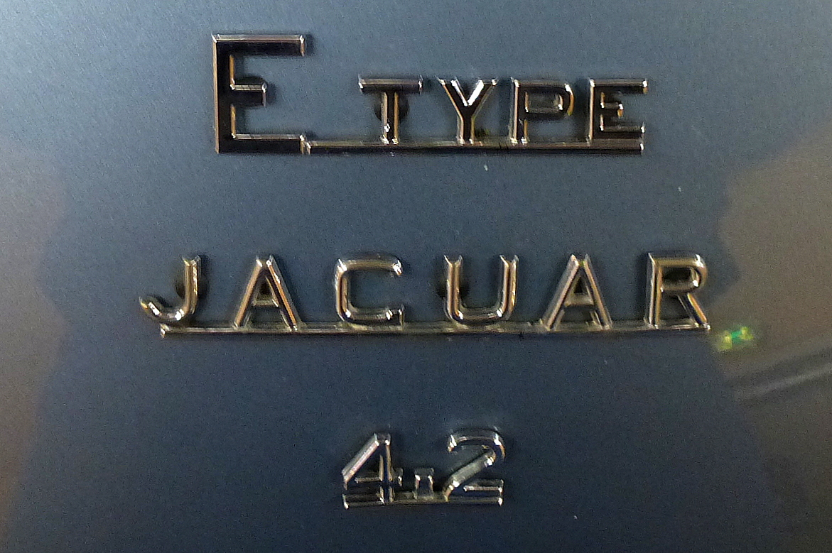 Jaguar, Heckaufschrift an dem englischen Sportwagen, Mrz 2014