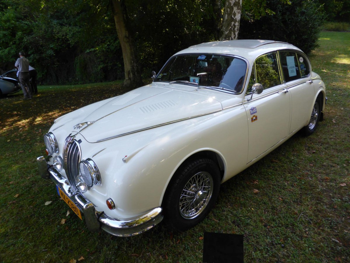 Jaguar Mk 2 bei den Luxembourg Classic Days in Mondorf am 29.08.2015