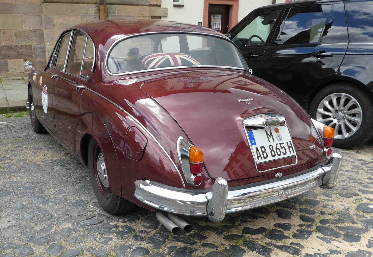 =Jaguar MK2, Bj. 1965, 3400 ccm, 210 PS, steht in Fulda anl. der SACHS-FRANKEN-CLASSIC im Juni 2019