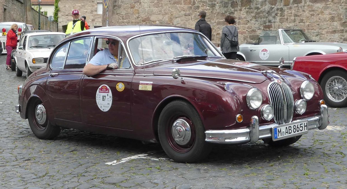 =Jaguar MK2, Bj. 1965, 3400 ccm, 210 PS, unterwegs in Fulda anl. der SACHS-FRANKEN-CLASSIC im Juni 2019