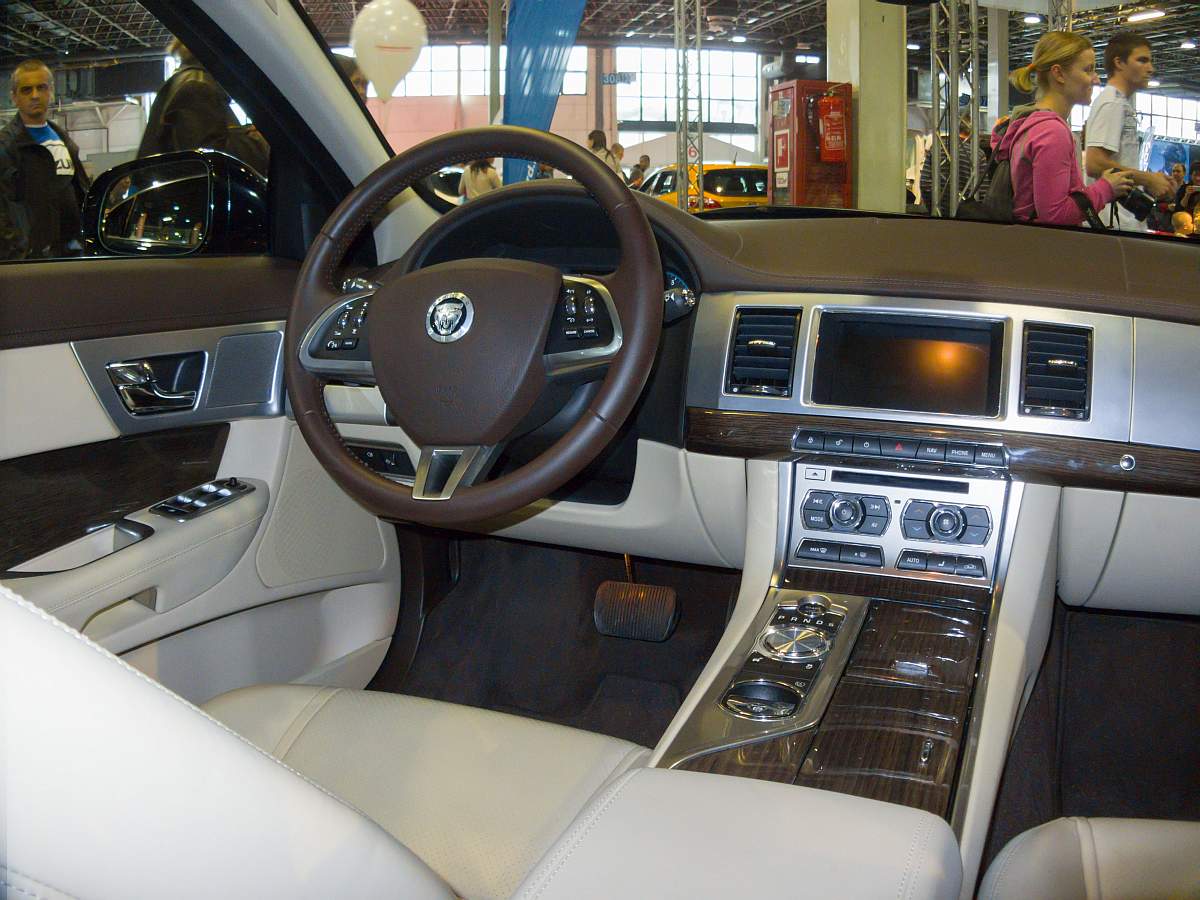 Jaguar XF Interieur. Foto: Auto Motor und Tuning Show am 23.03.2014.