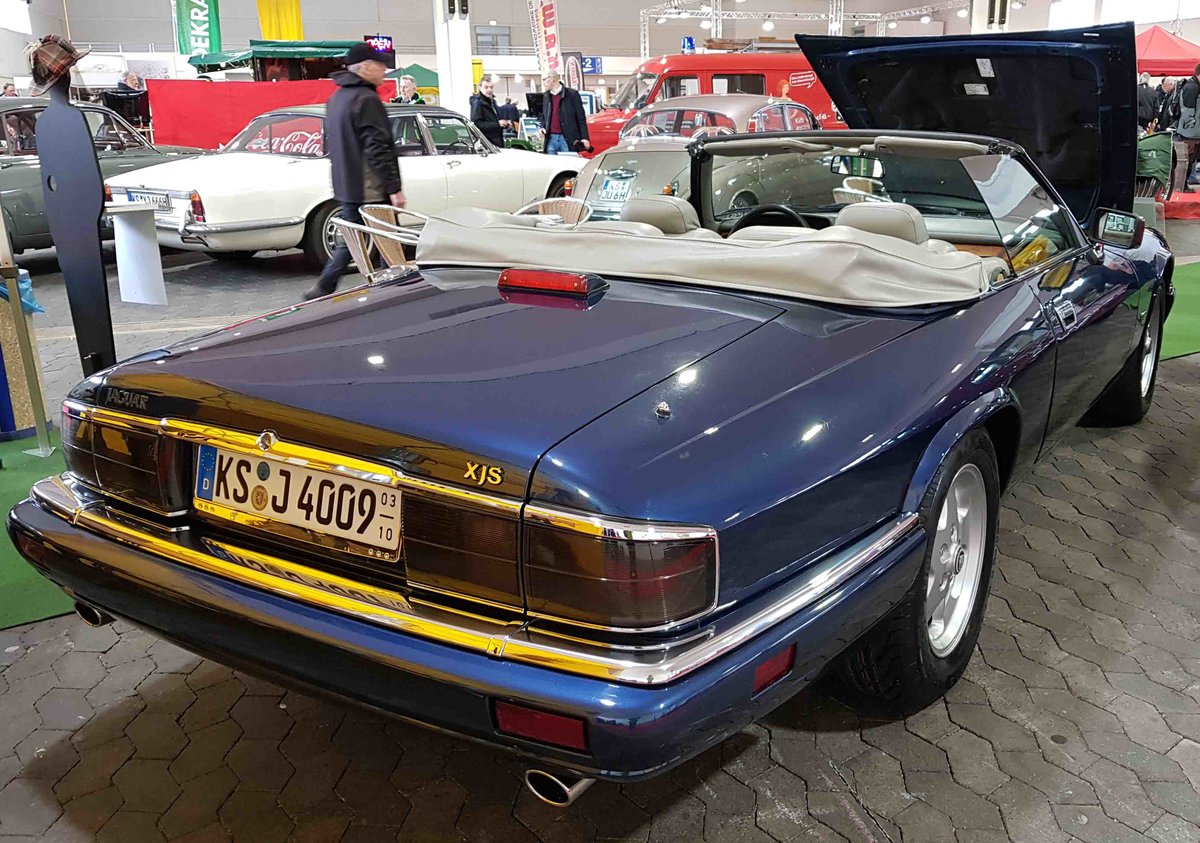 =Jaguar XJS Cabrio, gesehen bei der Technorama Kassel im März 2019