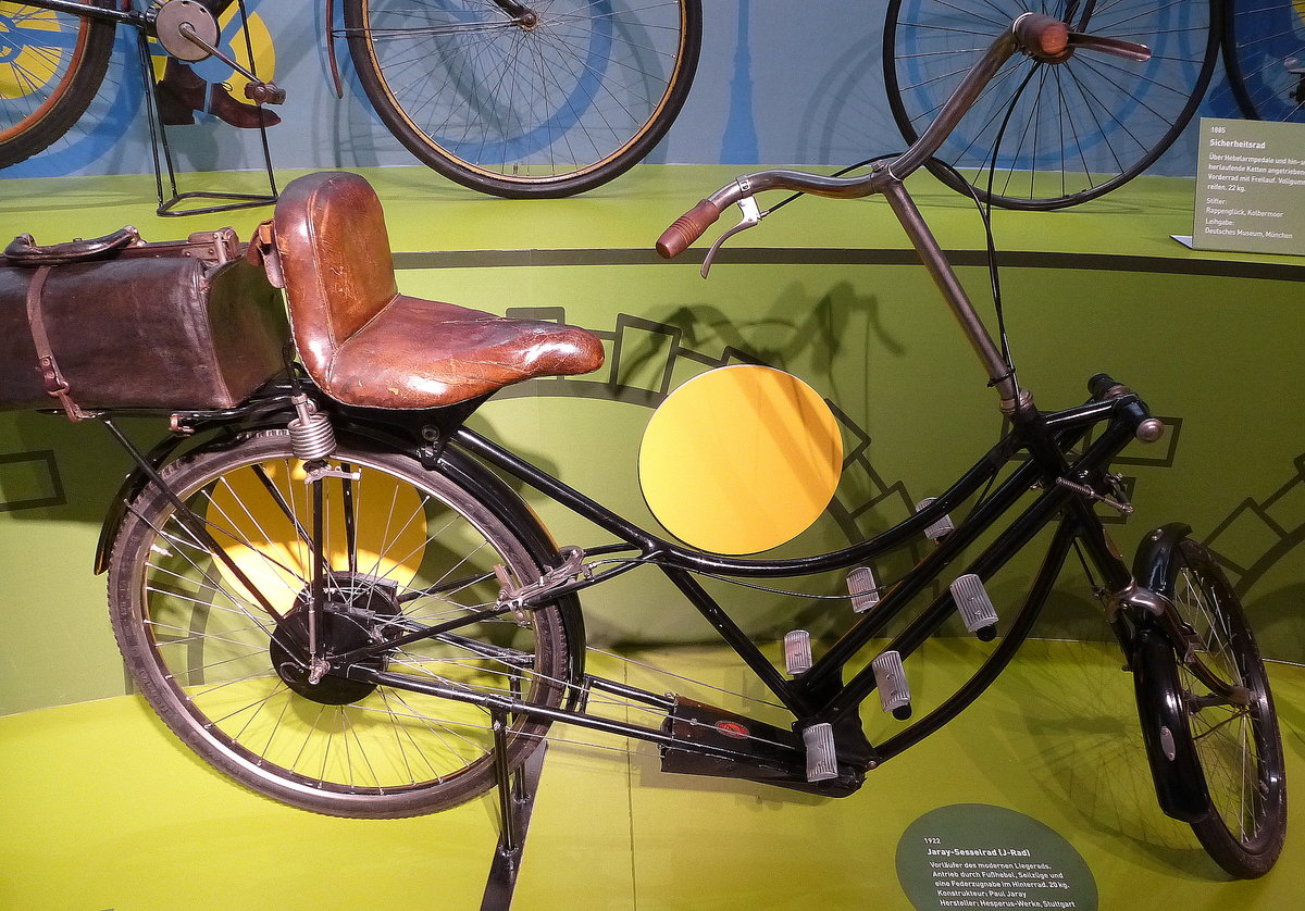 Jaray-Sesselrad von 1922, aus den Hesperus-Werken Stuttgart, ein Vorlufer des modernen Liegerades, NSU-Museum, Sept.2014 