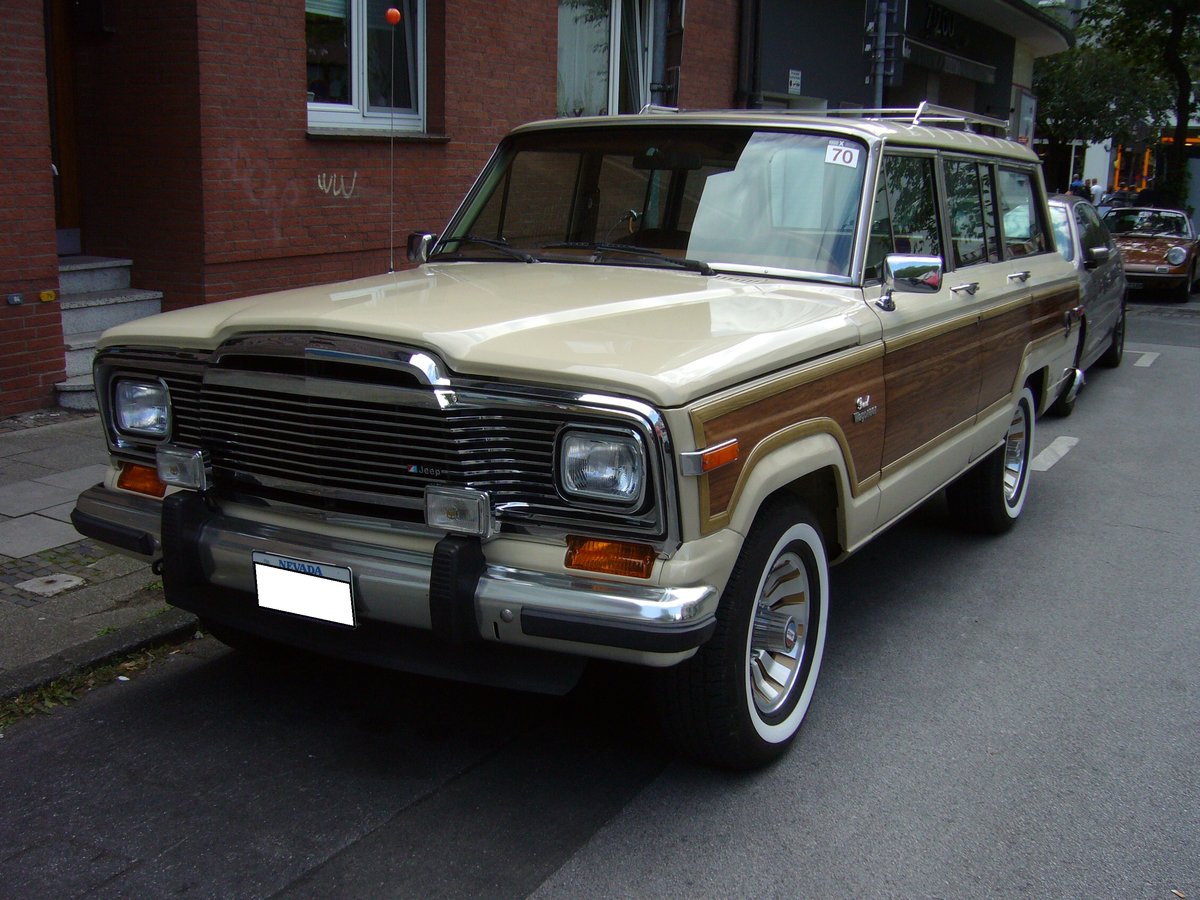 Jeep Grand Wagoneer des Modelljahres 1991. 10. Dukes of Downtown am 01.09.2018.