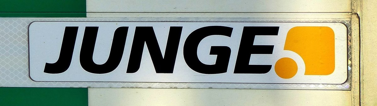 JUNGE, Schriftzug an einem LKW-Anhnger, die Fahrzeubaufirma in Baden-Wrttemberg wurde 1983 gegrndet, Aug.2017