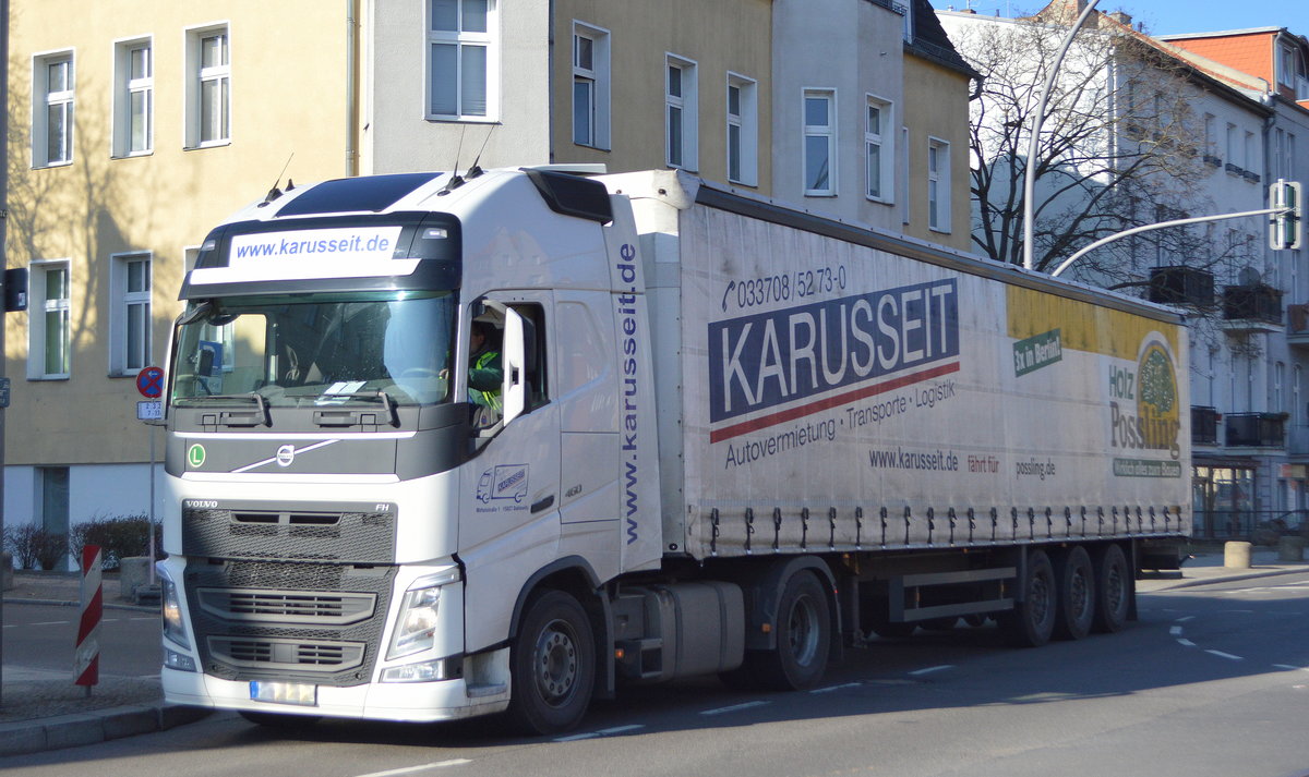 Karusseit GmbH mit einem Sattelzug mit VOLVO FH 460 Zugmaschine am 01.03.21 Berlin Karlshorst.