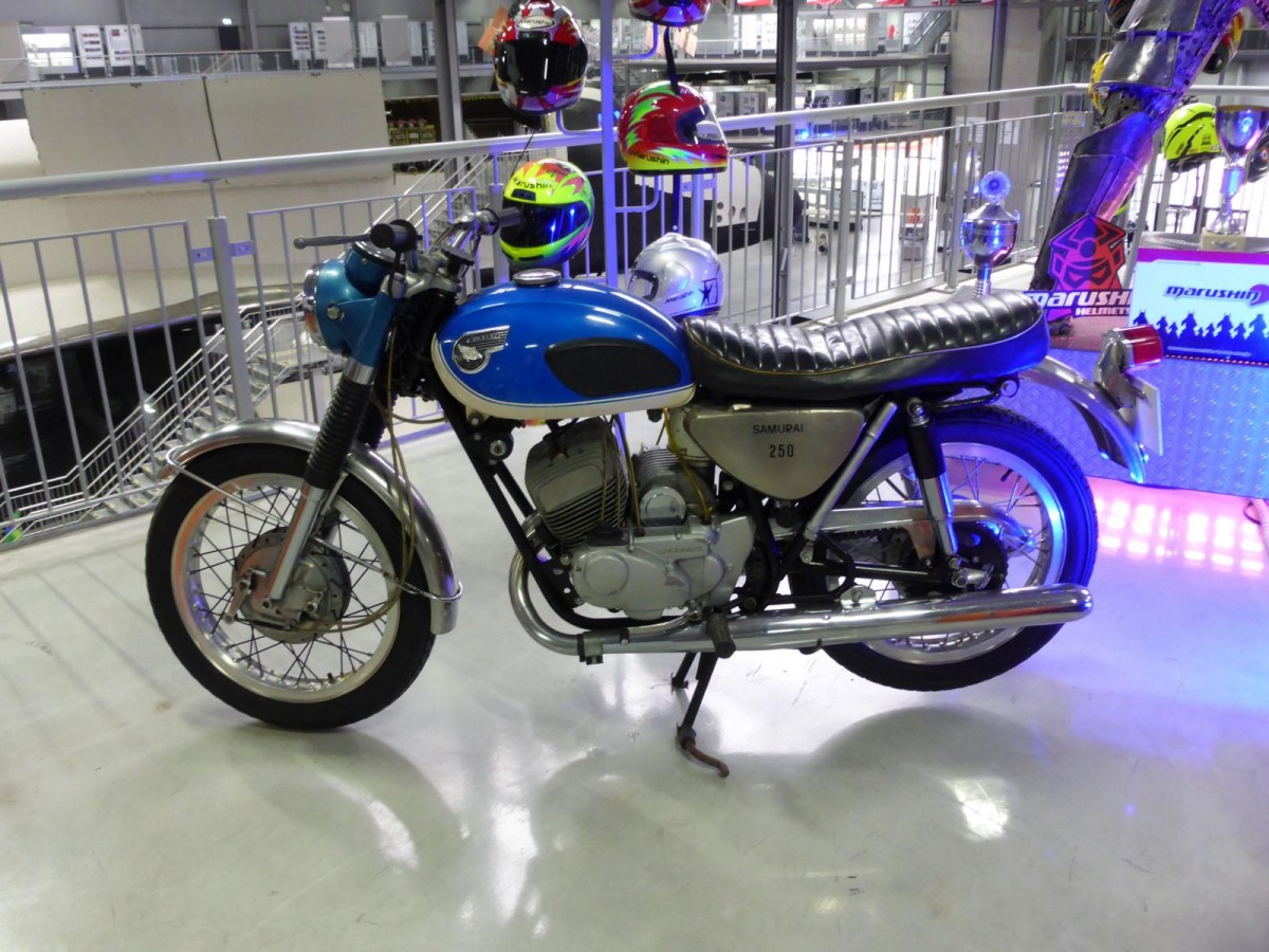 Kawasaki Samurai 250 im Technikmuseum Speyer am 02.11.2015