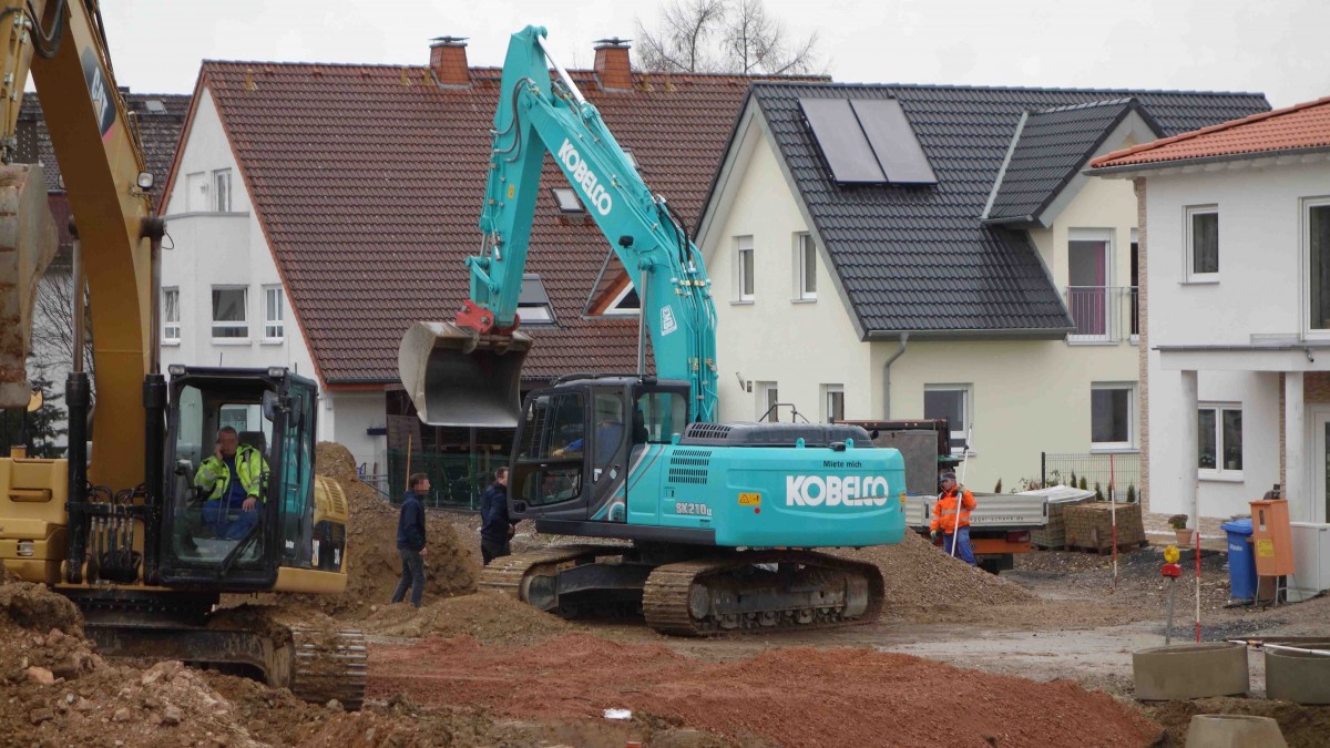Kobelco bei Baggerarbeiten in Taunusstein-Wehen im November 2015
