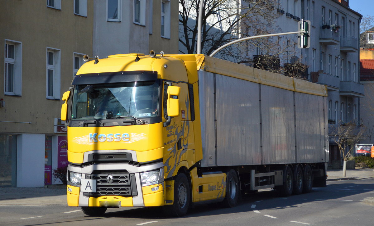 Kosse & Söhne Transport GmbH mit toller RENAULT Trucks Zugmaschine als Sattelzug am 01.03.21 Berlin Karlshorst.