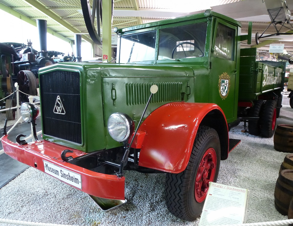 Krupp Sdwerke, Baujahre 1946-51, 3-Zyl.Diesel mit 4086ccm, Vmax.60Km/h, von 1946-54 produzierte Krupp diese LKW unter dem Markennamen  Sdwerke , Technikmuseum Sinsheim, April 2014