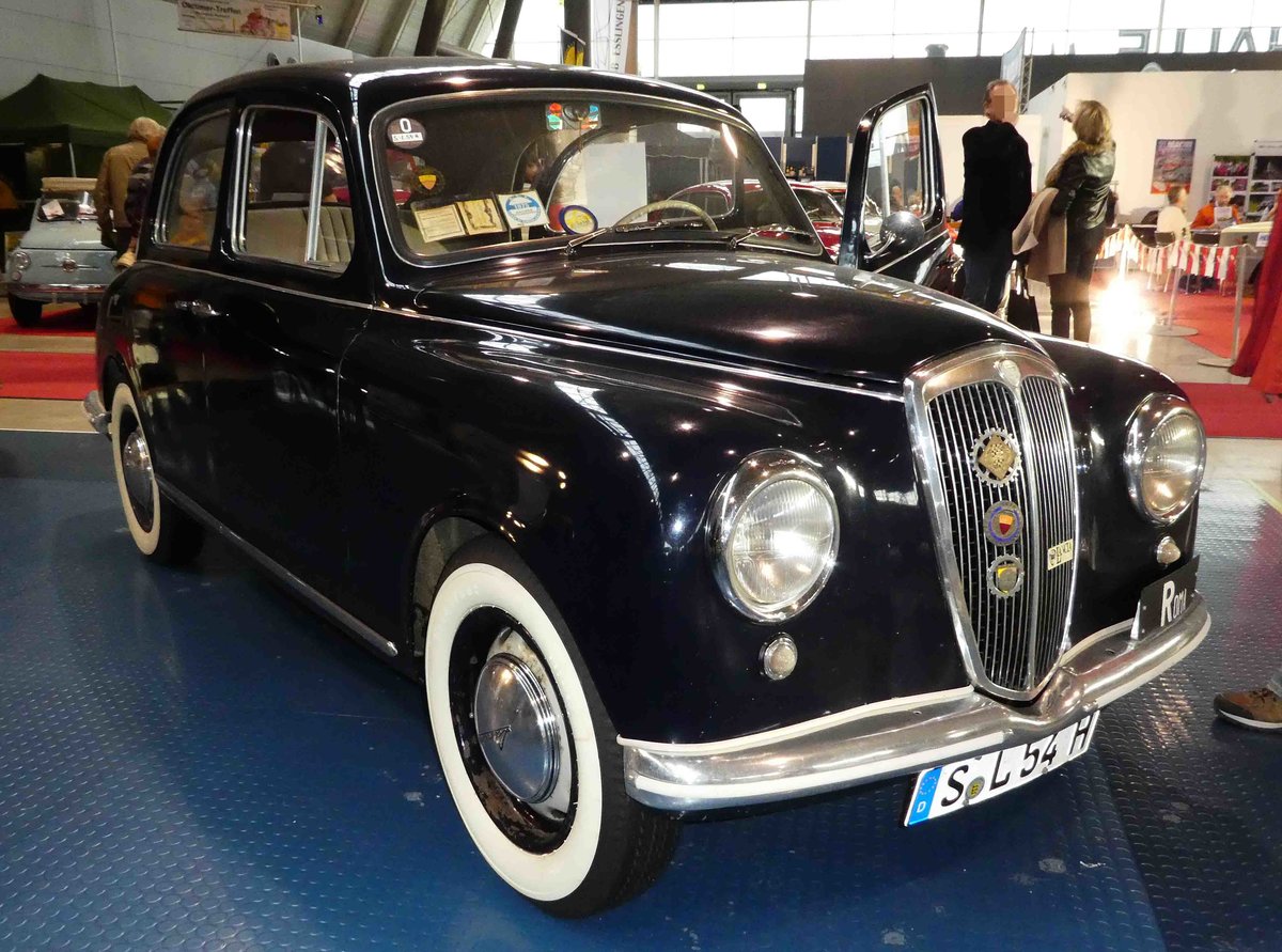 =Lancia Appia, 38 PS, aus dem Produktionzeitraum 1953 - 1956, gesehen bei der Retro Classic in Stuttgart - März 2017