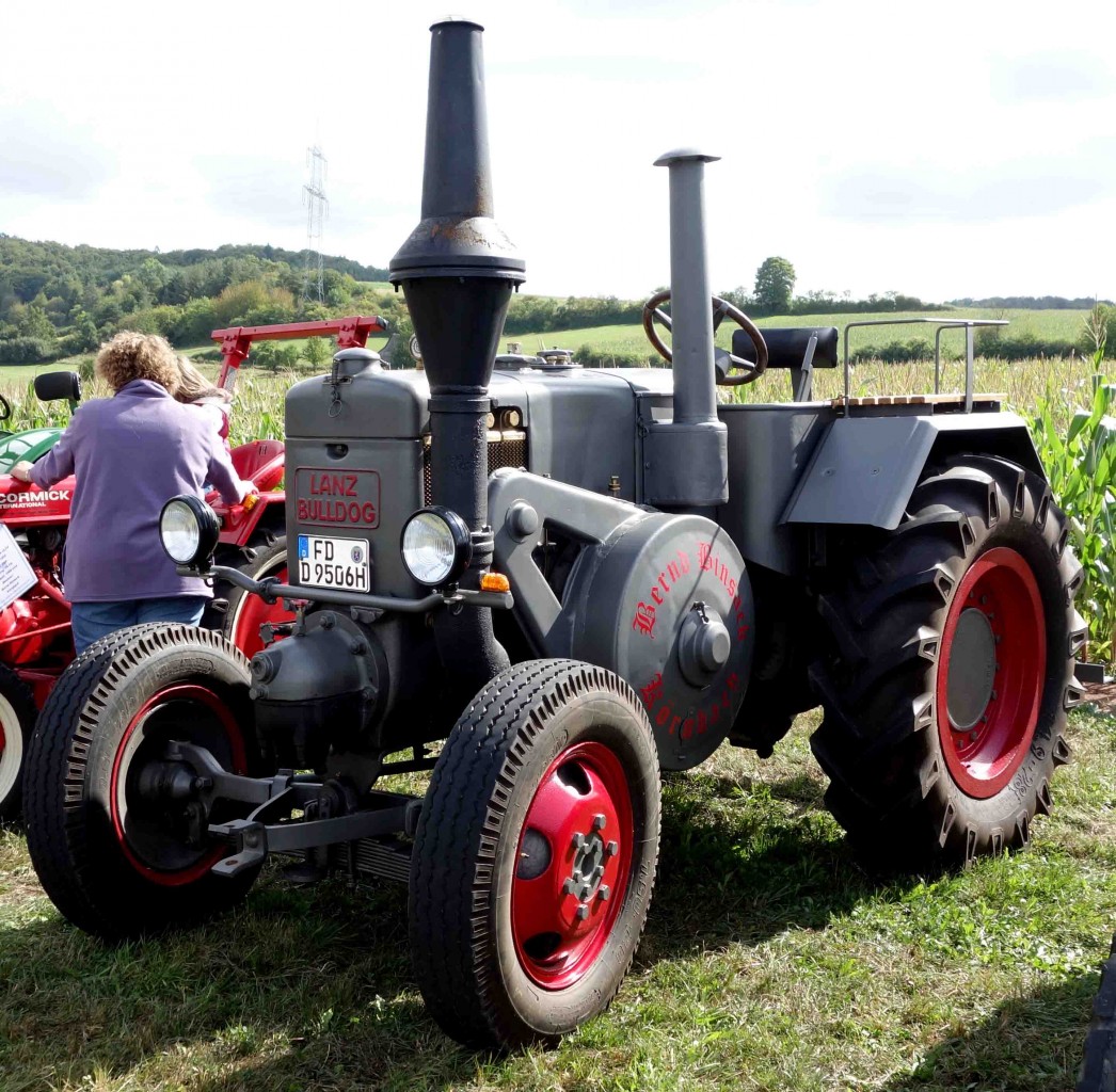 Lanz 9506 aus Krnbach steht bei der Oldtimerausstellung der Traktorenfreunde Mackenzell im September 2013
