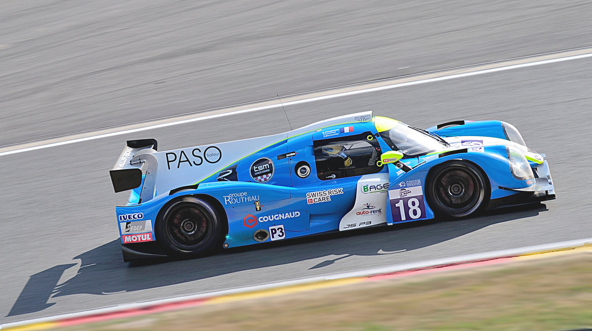 LMP3 Ligier JS P3 - Nissan, vom Team M.RACING - YMR, beim 4 Stunden Rennen der European Le Mans Series am 25.9.2016 in Spa Francorchamp. Mitgezogen und schräg in Szene gesetzt um die Dynamik mehr auszudrücken! 