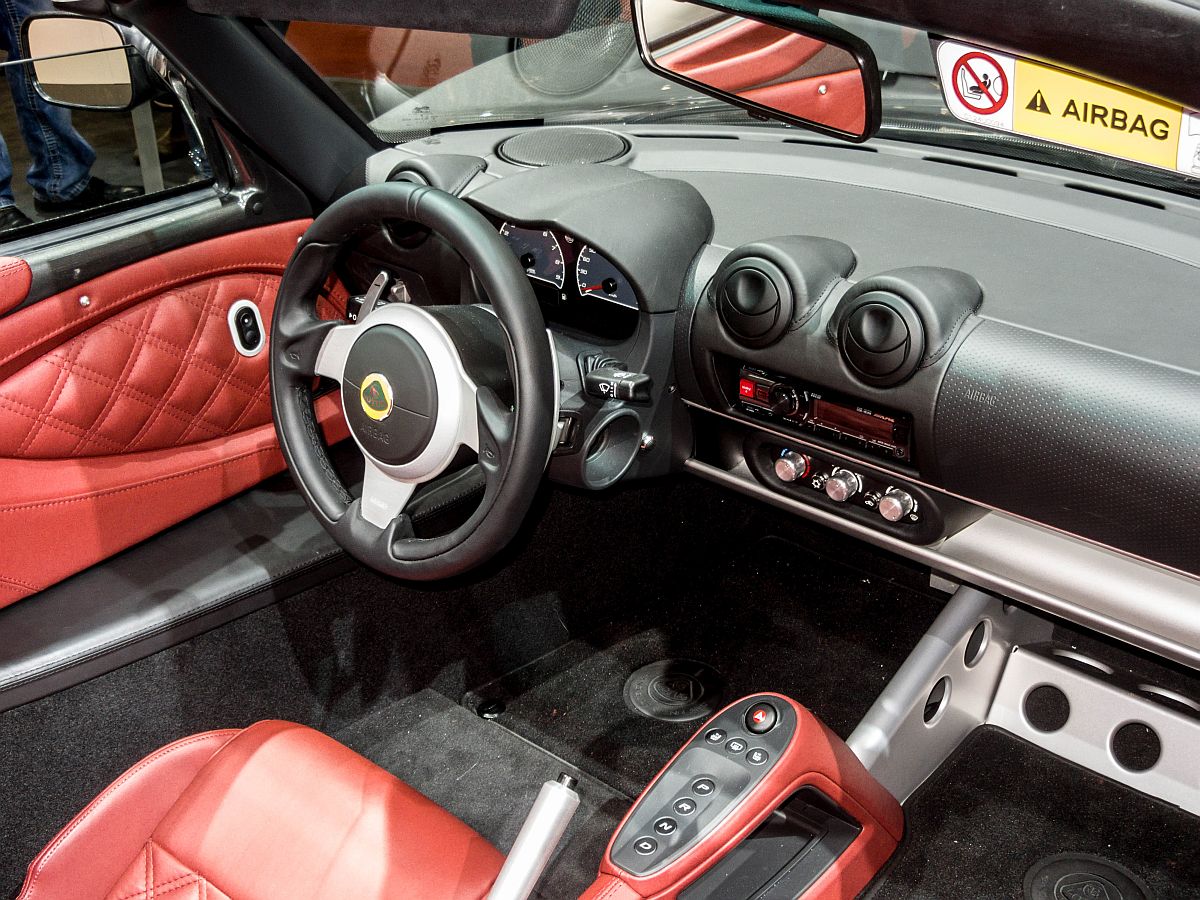 Lotus Exige S Roadster (Interieur), gesehen auf dem genfer Autosalon, März 2015