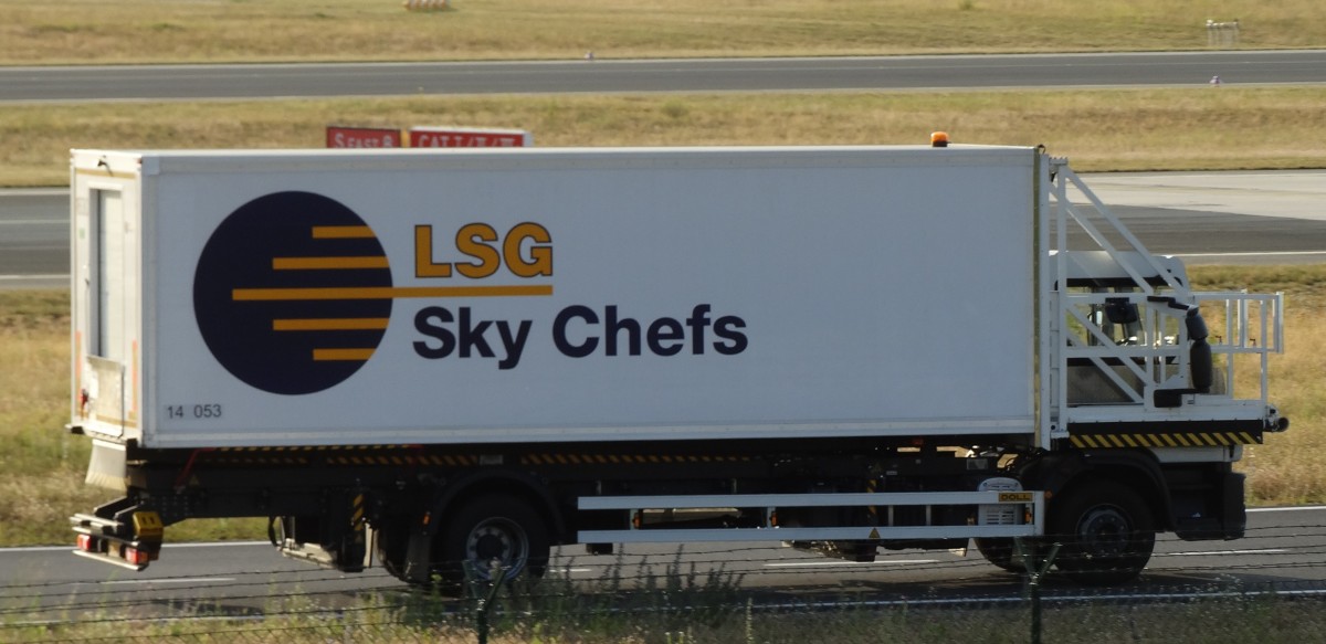 LSG Sky Chefs LKW am 30.06.14 in Frankfurt am Main Airport
