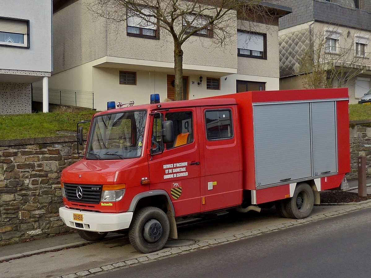 M-B 616 D Feuerwehrfahrzeug der Wehr aus Eschweiler, aufgenommen am 20.12.2013.