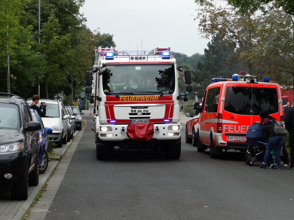 MAN TGM HLF 20/16 (Florian Isenburg 1/46-2) auf dem Weg zur Feuerübung am 13.09.14 in Neu-Isenburg beim Tag der Offenen Tür der Feuerwehr 
