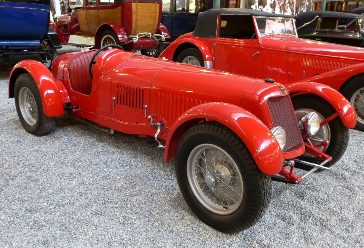Maserati 2000, italienischer Oldtimer, Baujahr 1930, 8-Zyl.Motor mit 1980ccm und 155PS, Vmax.180Km/h, Automobilmuseum Mlhausen, Nov.2013