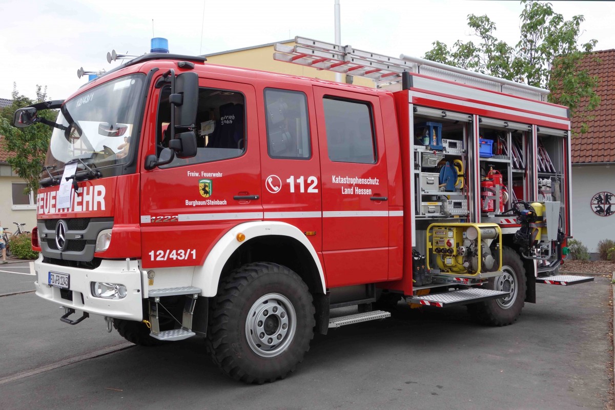 MB 1222 der Freiwilligen Feuerwehr von Burghaun-Steinbach war Gast beim  Tag der offenen Tür  der Freiwilligen Feuerwehr von 36100 Petersberg-Marbach im Juli 2015