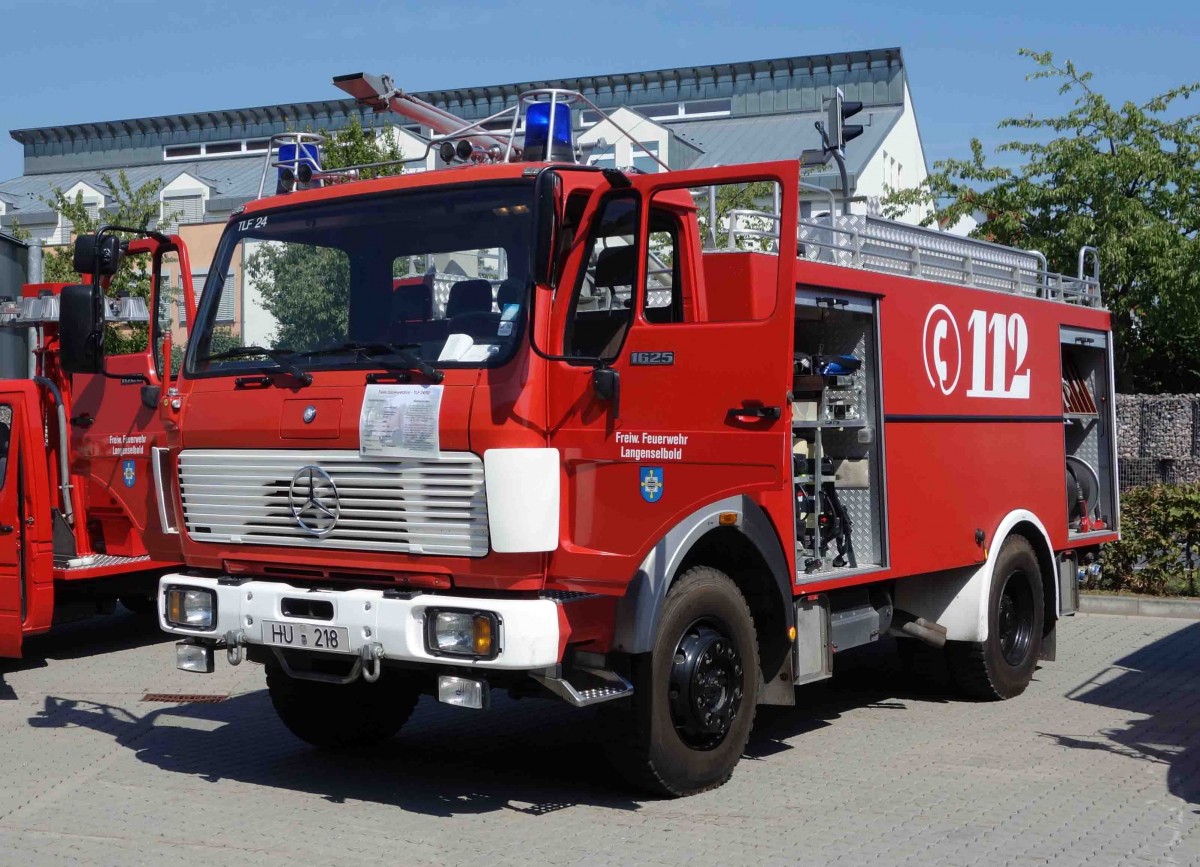 MB 1625 als TLF, ausgestellt am  Tag der offenen Tür  der Feuerwehr Langenselbold im August 2015