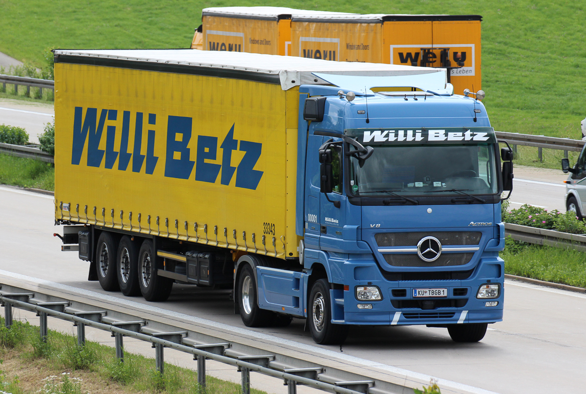 MB Actros MP3 1855  Willi Betz  unterwegs auf der BAB 7 bei Ellwangen, 26.06.2013