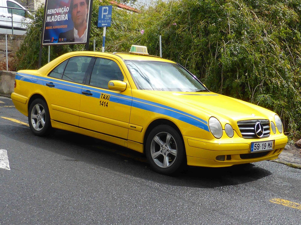 MB als Taxi auf Madeira im März 2015. Laut Besitzer des Taxis hat das Fahrzeug mittlerweile über 1,2 Millionen Kilometer zurückgelegt.