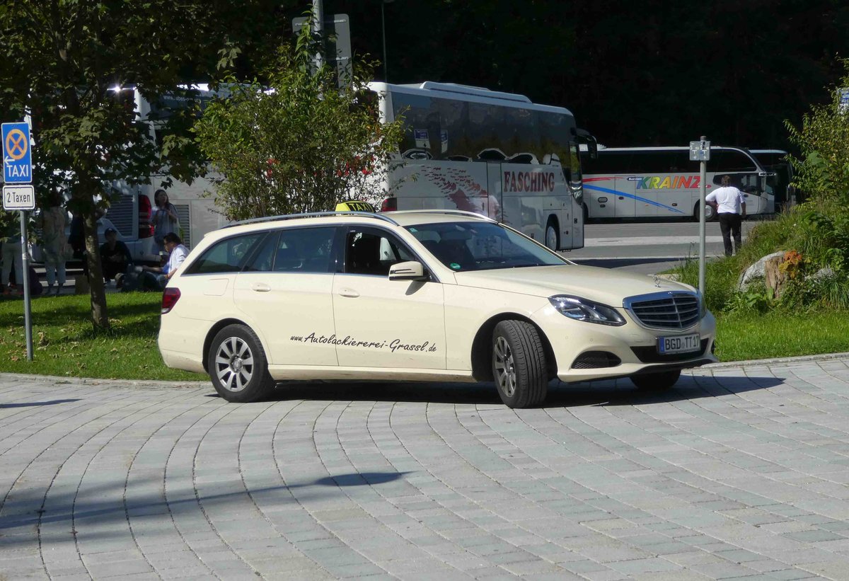 =MB als Taxi steht im September 2018 am Parkplatz Königsee
