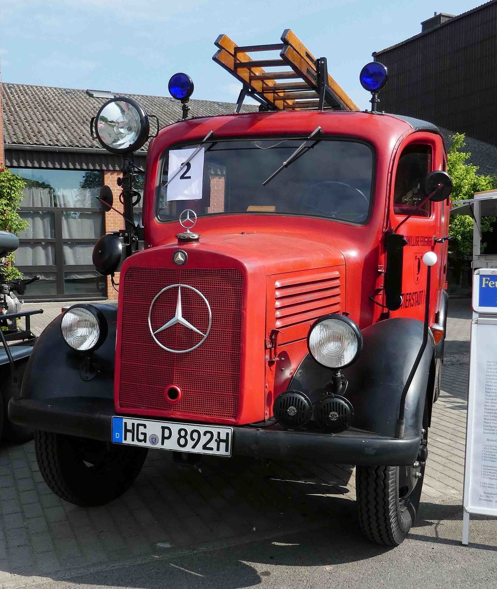 =MB L 1500, ausgestellt beim  Roten Sommer  2018 in Fulda. Die zweitägige Veranstaltung  Roter Sommer  erinnert an die Bedeutung der vielen Hilfsorganisationen. Mai 2018