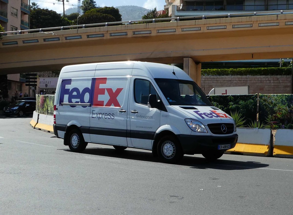 =MB Sprinter von  FedEx  unterwegs in Monaco, 09-2017