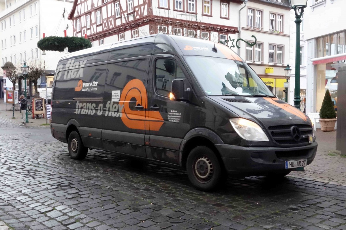 MB Sprinter von Trans-o-flex unterwegs in Fulda im Dezember 2015