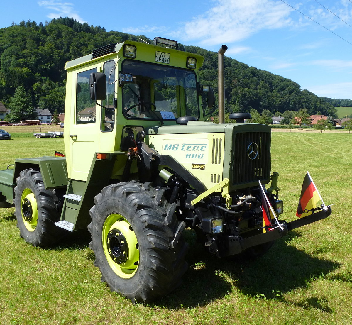 MB trac 800, Baujahre 1975-82, 4-Zyl.Diesel mit 3782ccm und 72PS, Vmax.40Km/h, Schleppertreffen Glottertal, Juli 2017