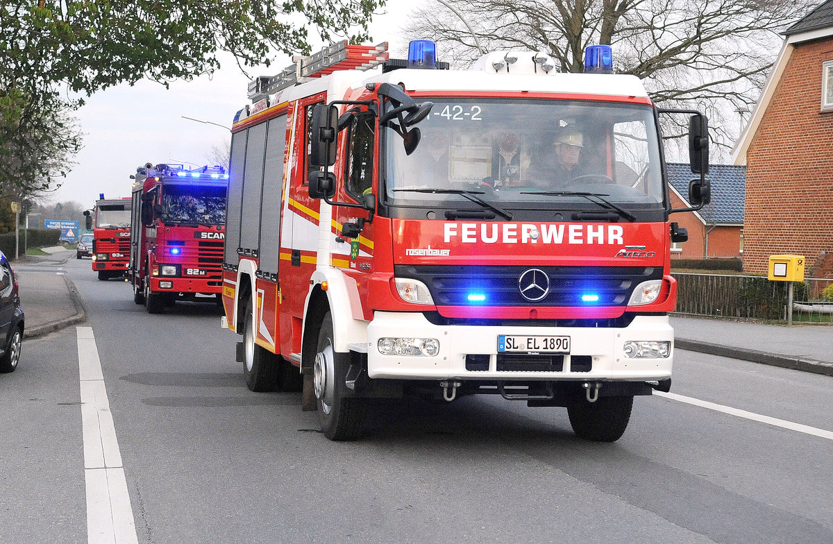 Mercedes Atego Einsatzwägen der freiwilligen Feuerwehr in Ellund. Aufnahme: 24. April 2012.