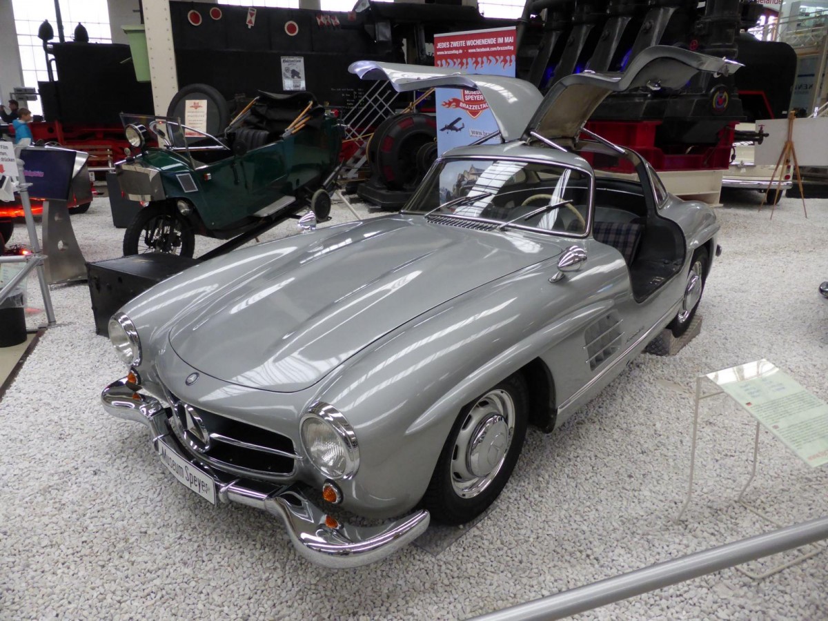 Mercedes-Benz 300 SL im Technikmuseum Speyer am 02.11.2015