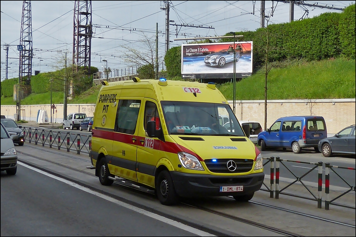 Mercedes Benz Ambulanzfahrzeug der Feuerwehr aus Brssel aufgenommen am 06.04.2014. 