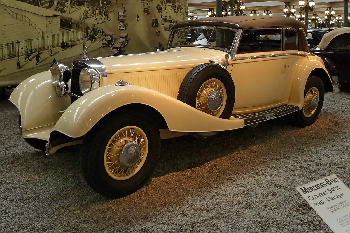 Mercedes-Benz Cabriolet 540 K

Baujahr 1936, 8 Zylinder, 5401 ccm, 170 km/h, 180 PS 

Cité de l'Automobile, Mulhouse, 3.10.12 