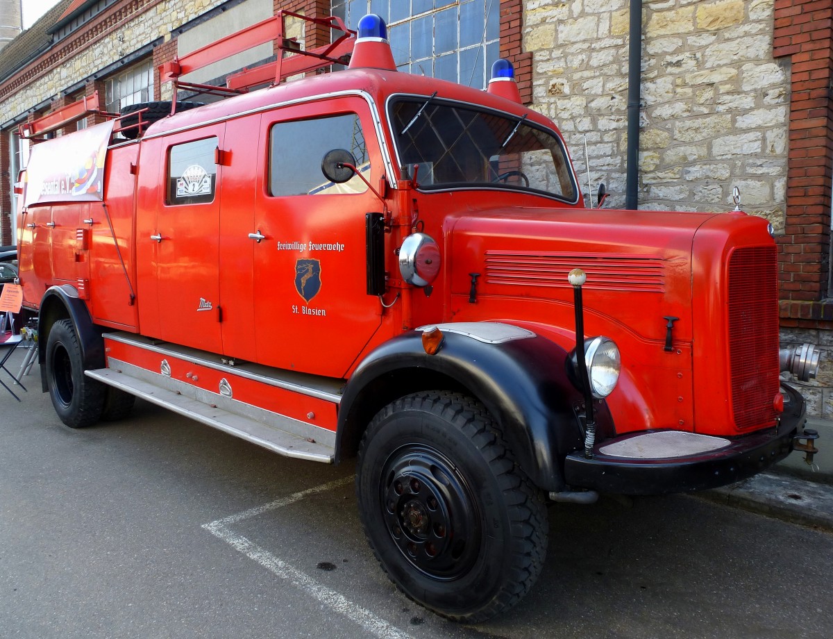 Mercedes Benz, Feuerwehrauto der FF St.Blasien, zu Besuch bei der Oldierama Lrrach, Mrz 2015