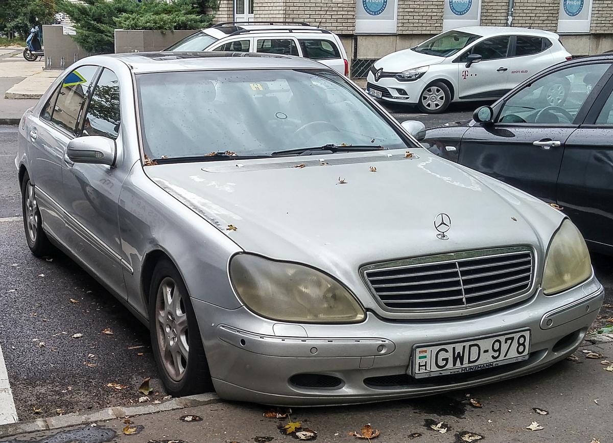 Mercedes-Benz S-Klasse W220. Foto: September, 2019, Budapest (HU).