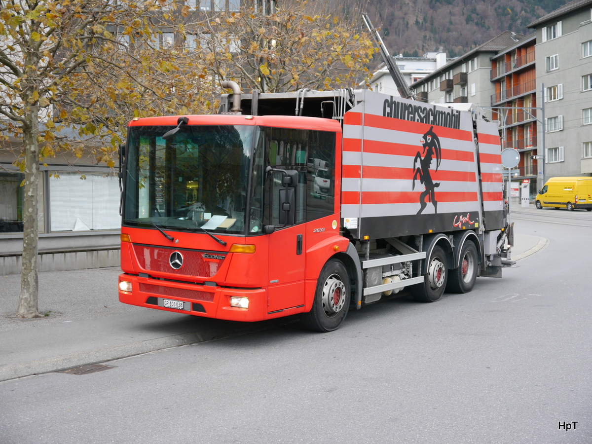 Mercedes Econic Müllwagen in Chur am 25.11.2016