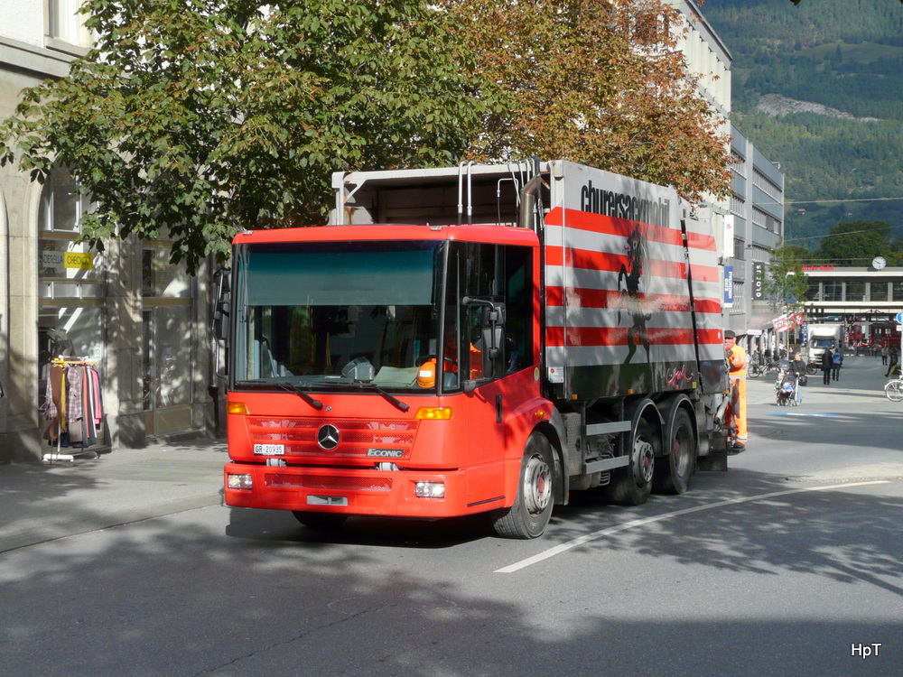 Mercedes Econic Mllwagen unterwegs in der Stadt Chur am 20.09.2013