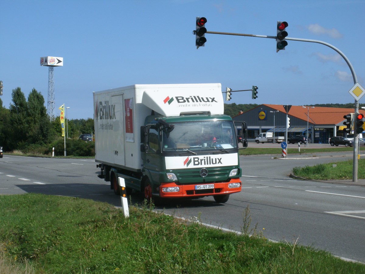 Mercedes Kasten-LKW auf der B96,am 05.September 2013,bei Bergen/Rgen. 
