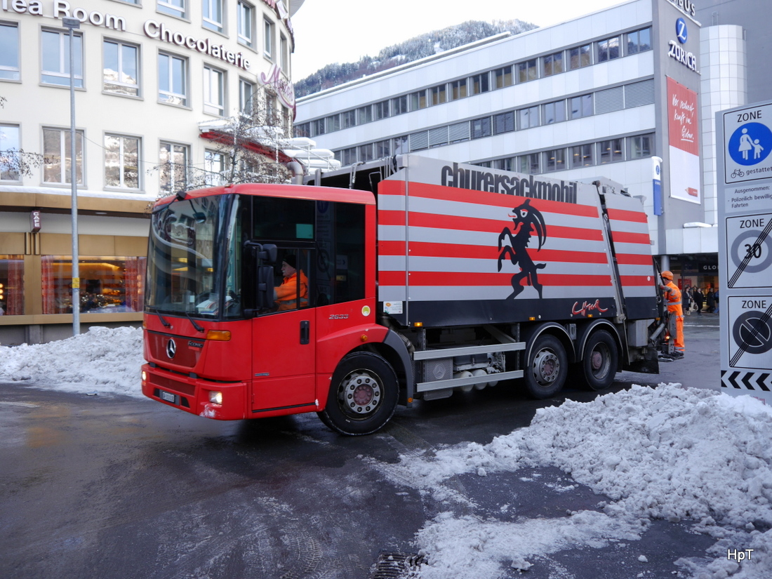 Mercedes Müllwagen in den Strassen von Chur unterwegs am 02.01.2015