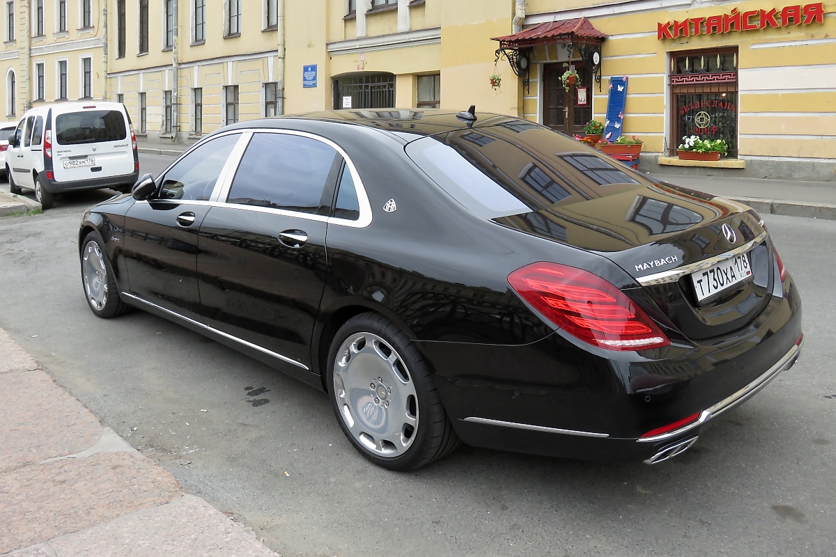 Mercedes S500 Maybach in St. Petersburg, 16.7.17