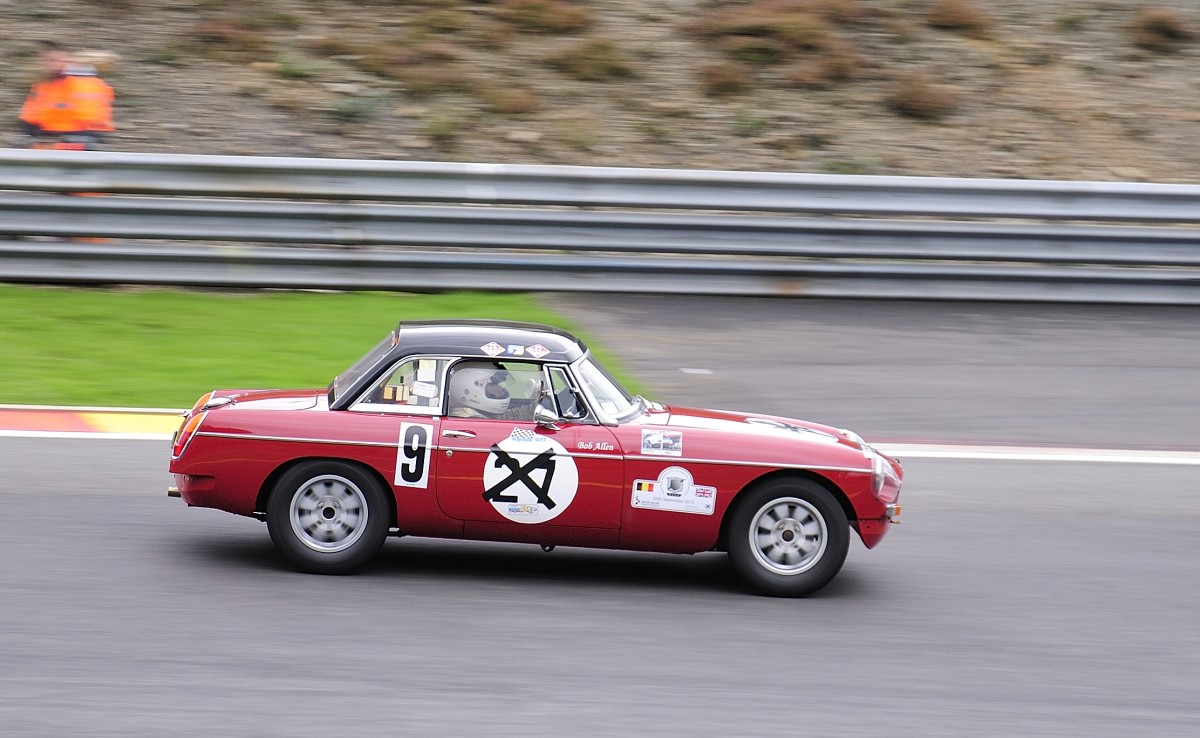MG B, Bj.1964, beim Closed Wheel Race, des Historic Sports Car Club im Rahmen der Classic SPA SIX HOURS 19.September 2015