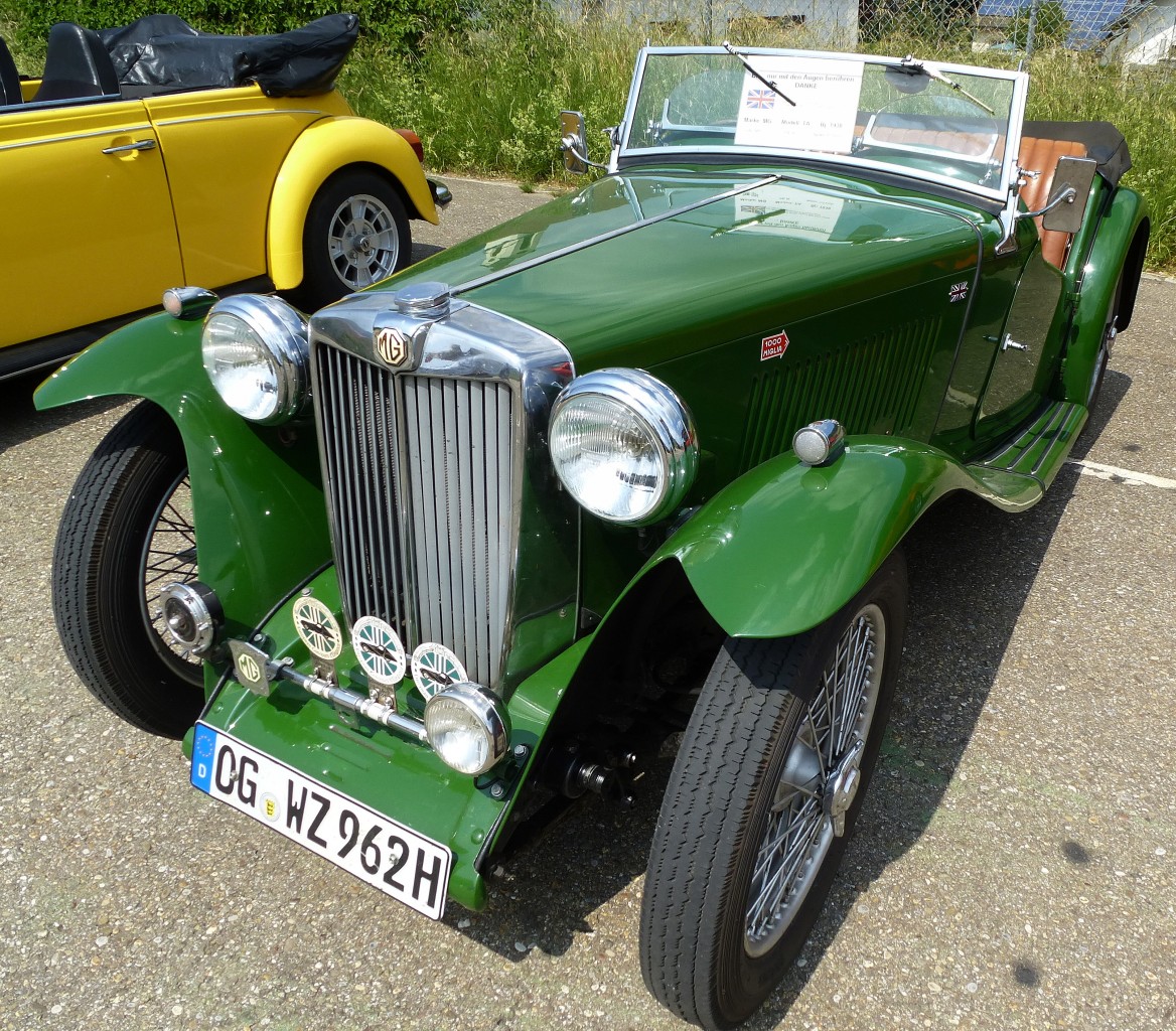 MG TA, englischer Roadster im Originalzustand, Baujahr 1938, von dem Fahrzeug wurden nur 3003 Stck gebaut, Oldtimertreff Oberwinden, Juni 2015